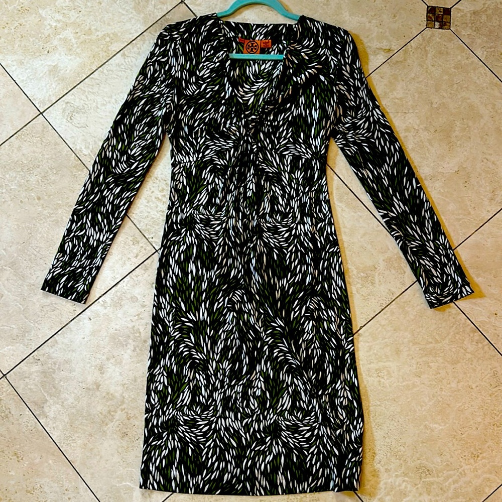 Tori Burch jersey knit print dress black green and white perfect for fall
